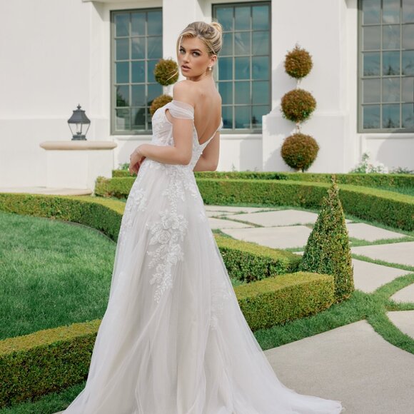 New Off The Shoulder White Bridal Gown w/ Floral Lace & Layered Skirt NX JE953 - Picture 9 of 11